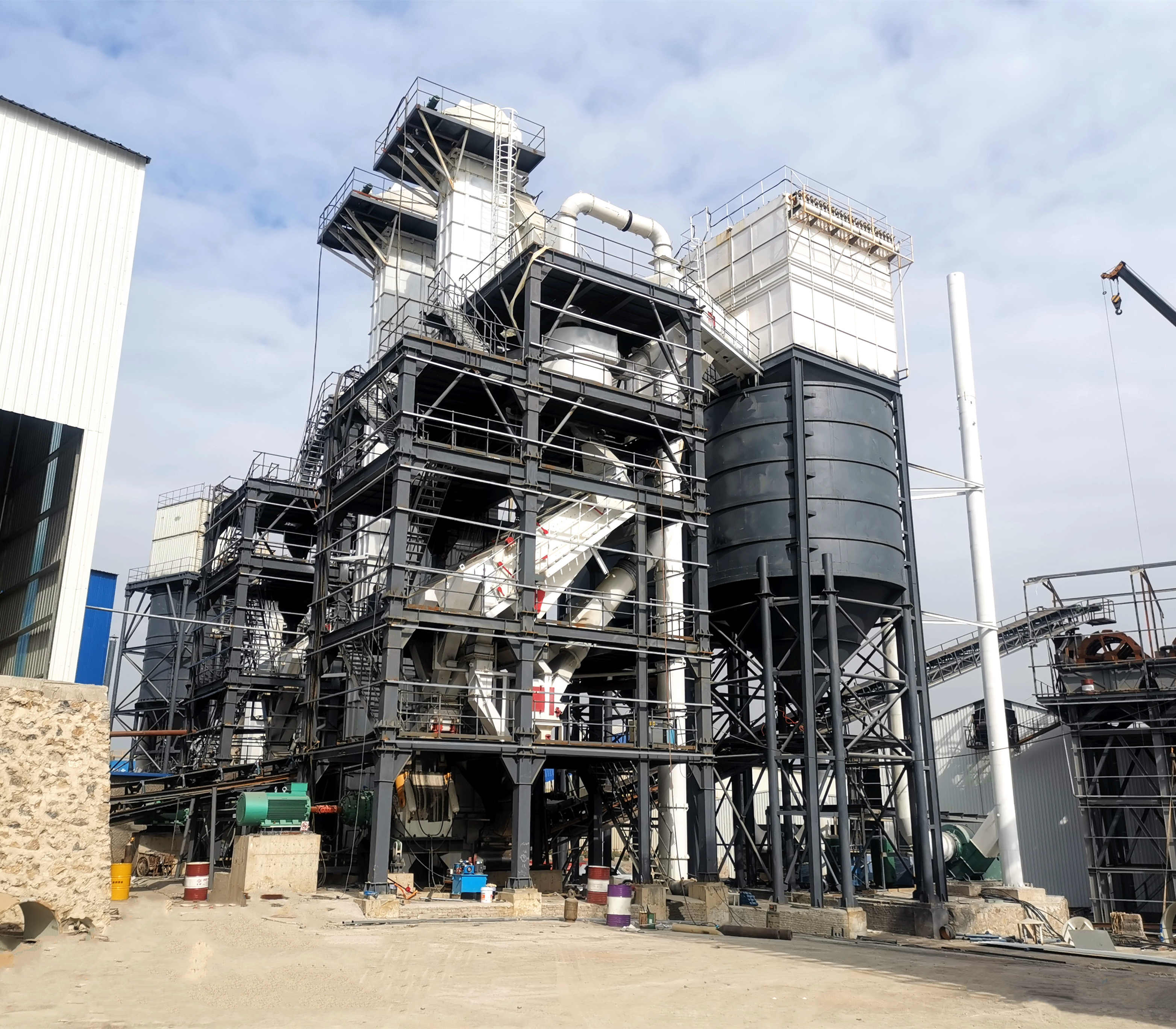 塔樓式制砂生產(chǎn)線（制砂樓），實(shí)現(xiàn)生產(chǎn)空間的最大化利用