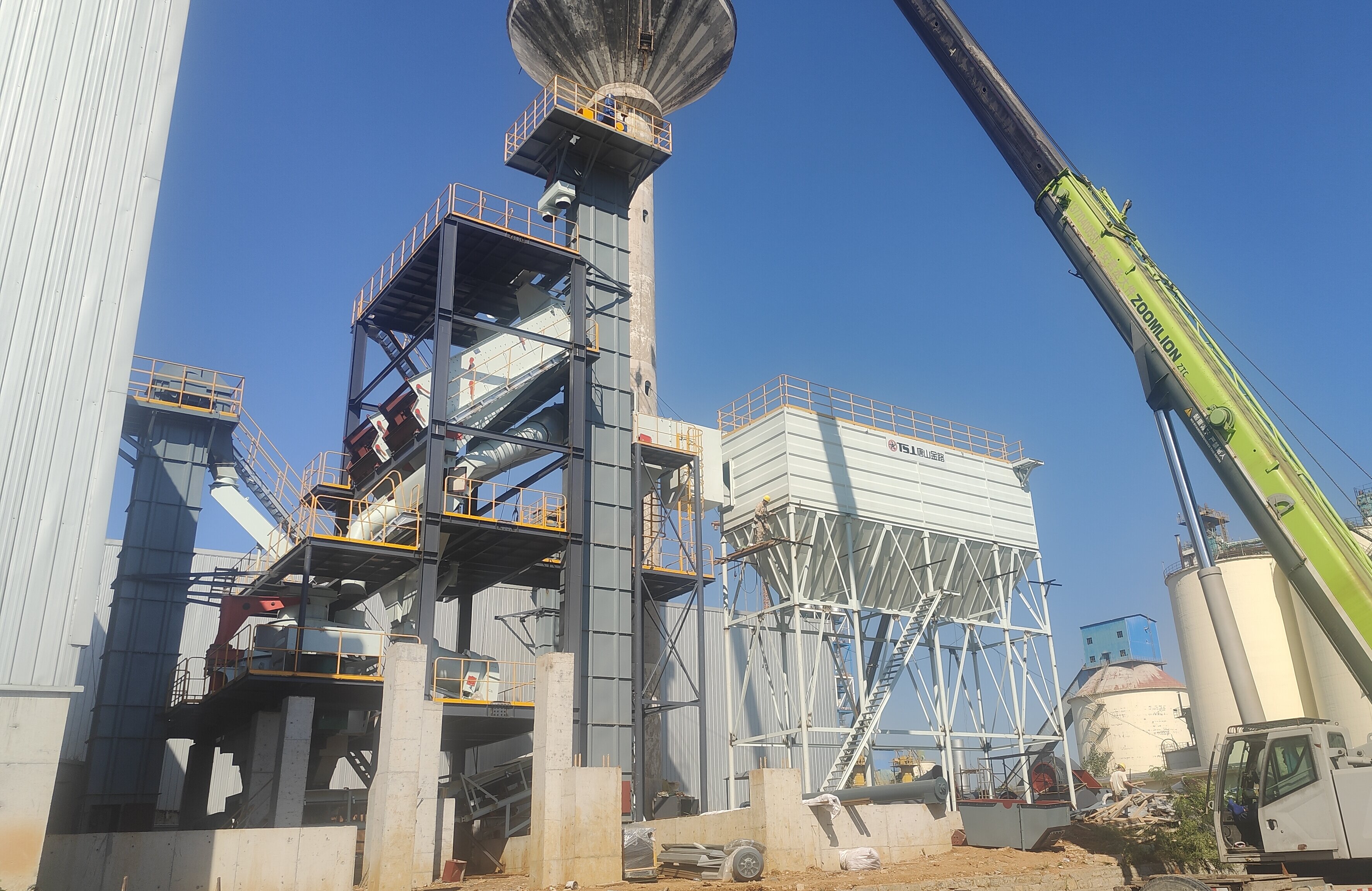 建筑垃圾堆成山？制砂樓一鍵 “點(diǎn)石成金”！